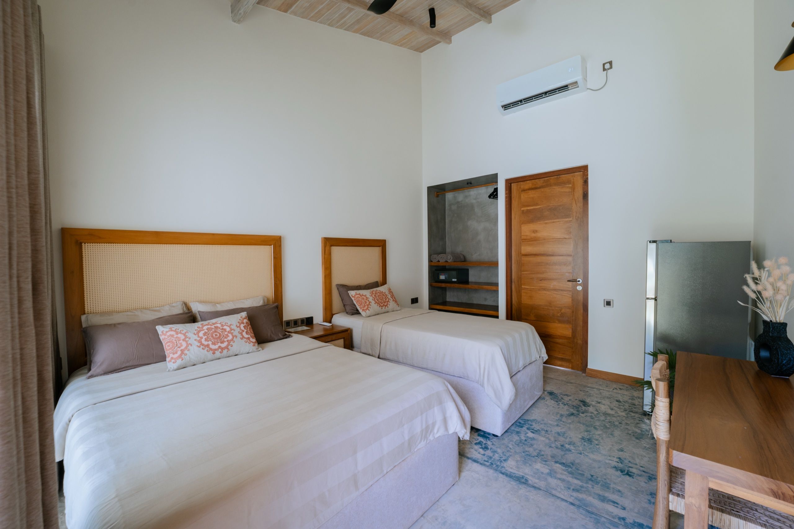 Room 9